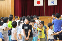 ８